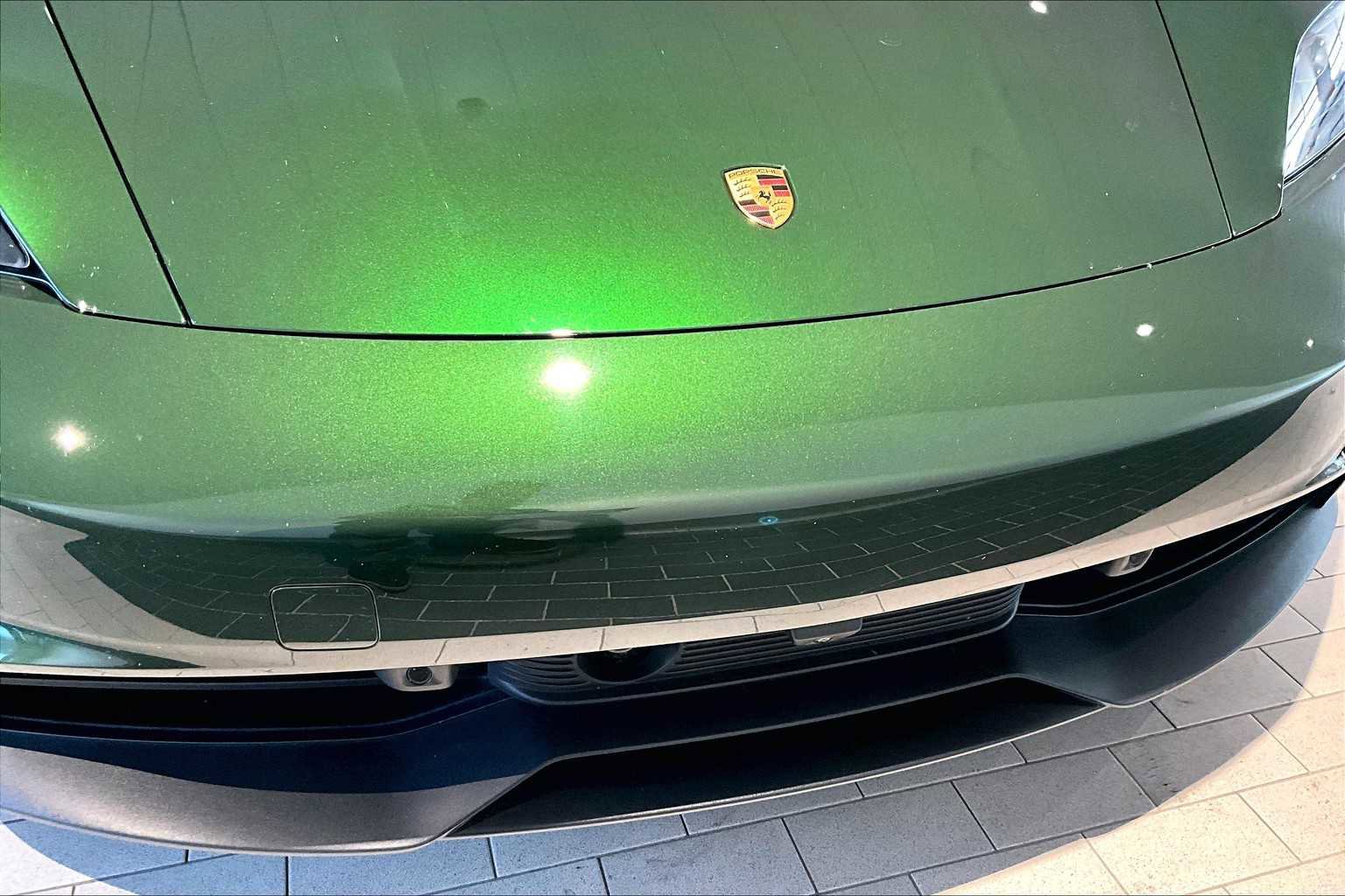 Used 2025 Porsche Taycan image 33