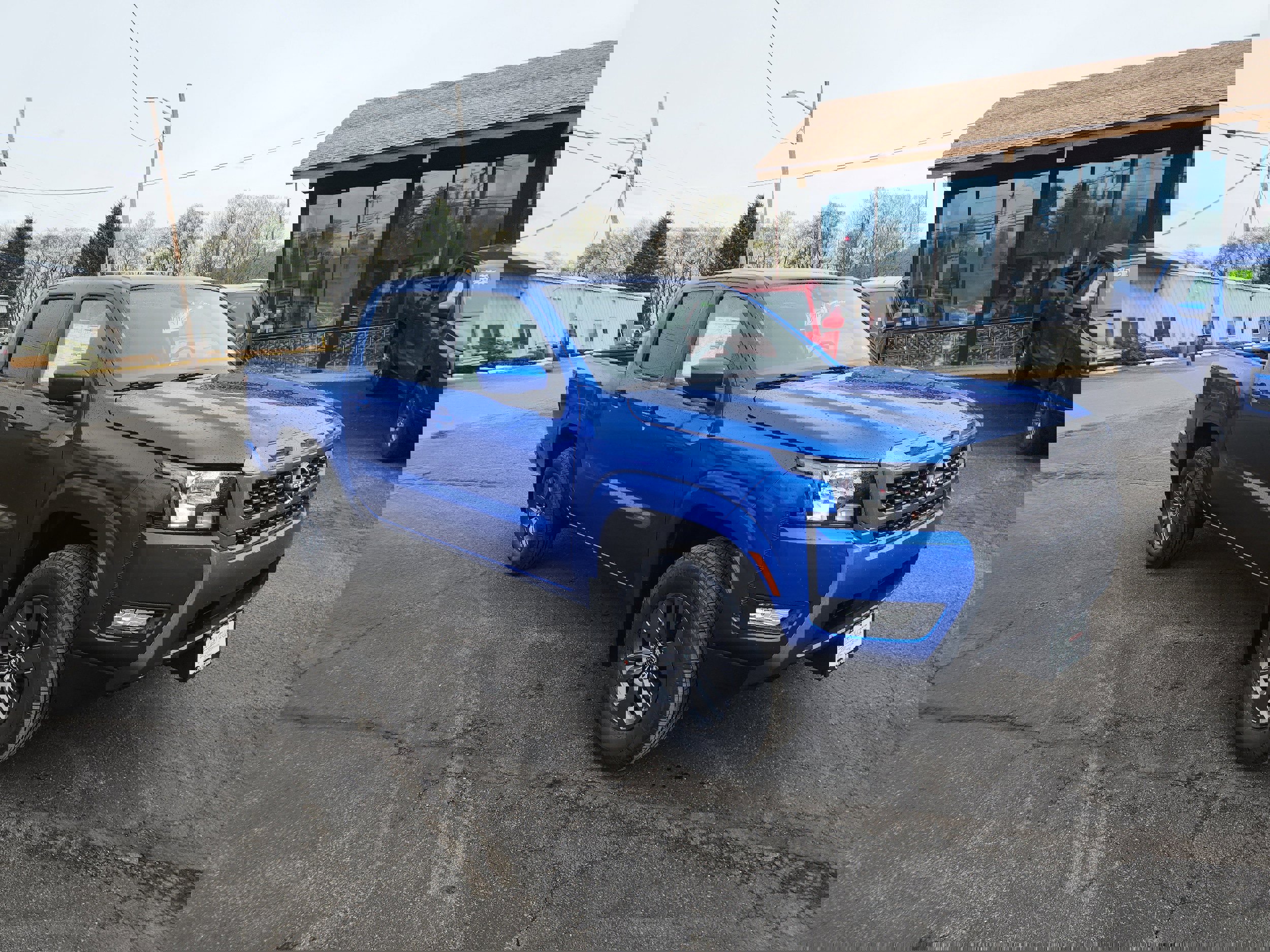 New 2025 Nissan Frontier SV w/ SV Convenience Package