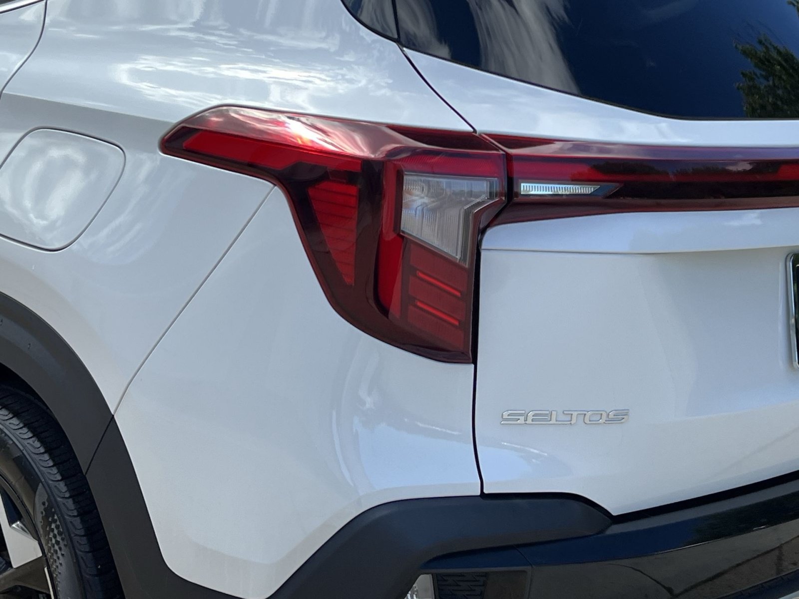 Used 2024 Kia Seltos EX FWD image 14