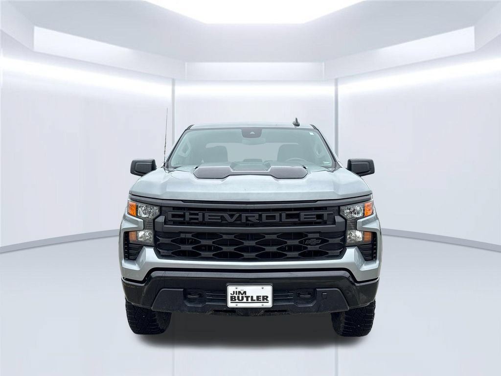 Used 2025 Chevrolet Silverado 1500 Custom Trail Boss w/ Dark Appearance Package AWD/4WD image 12