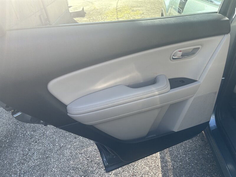 Used 2011 MAZDA CX-9 Touring w/ Moonroof & Bose Audio Pkg AWD/4WD image 27