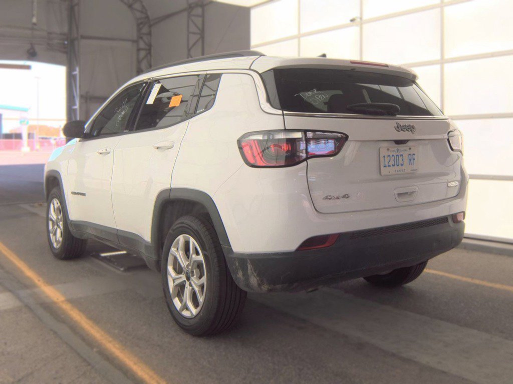 Used 2025 Jeep Compass Latitude w/ Sun & Sound Group AWD/4WD image 6