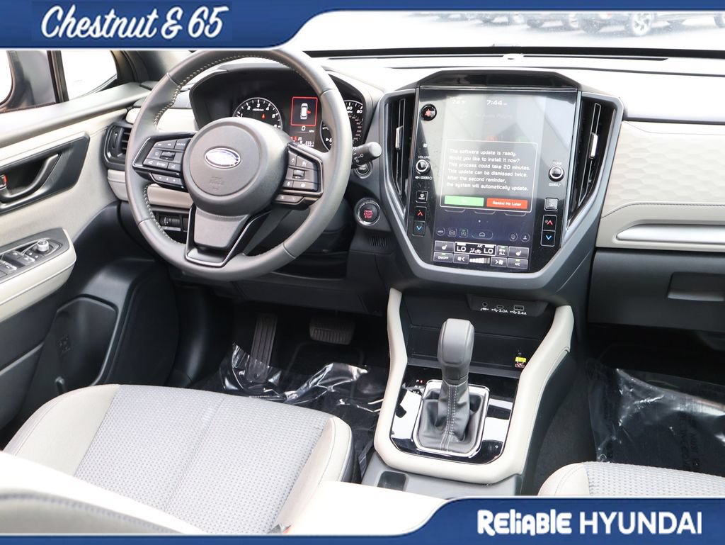 Used 2025 Subaru Forester Premium AWD/4WD image 13