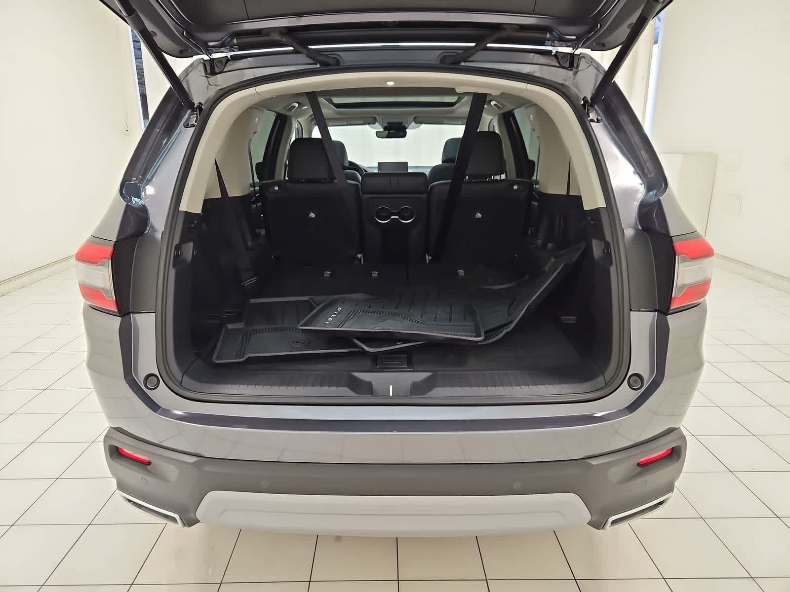 Certified 2025 Honda Pilot Touring image 24