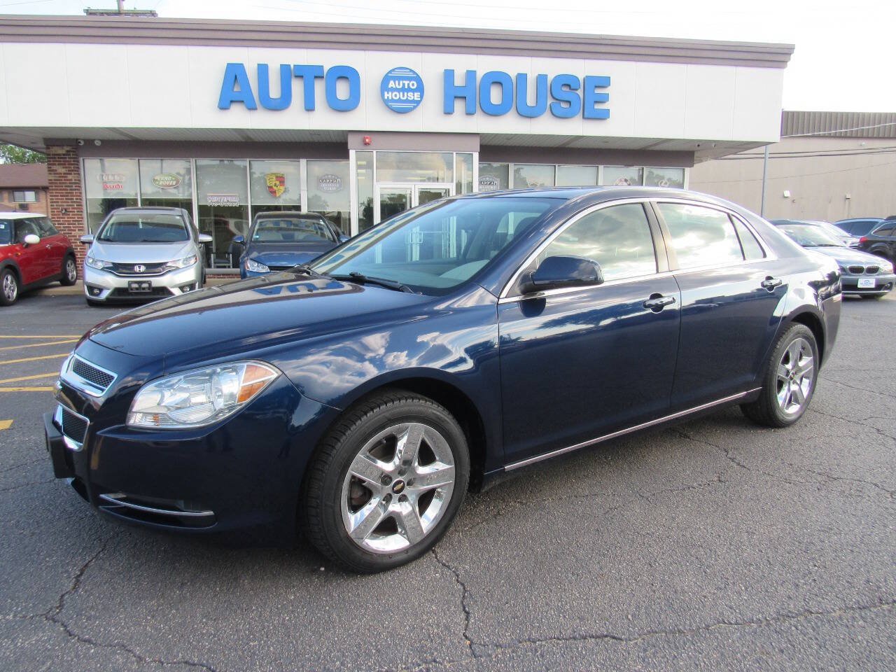 Used 2010 Chevrolet Malibu LT FWD image 1
