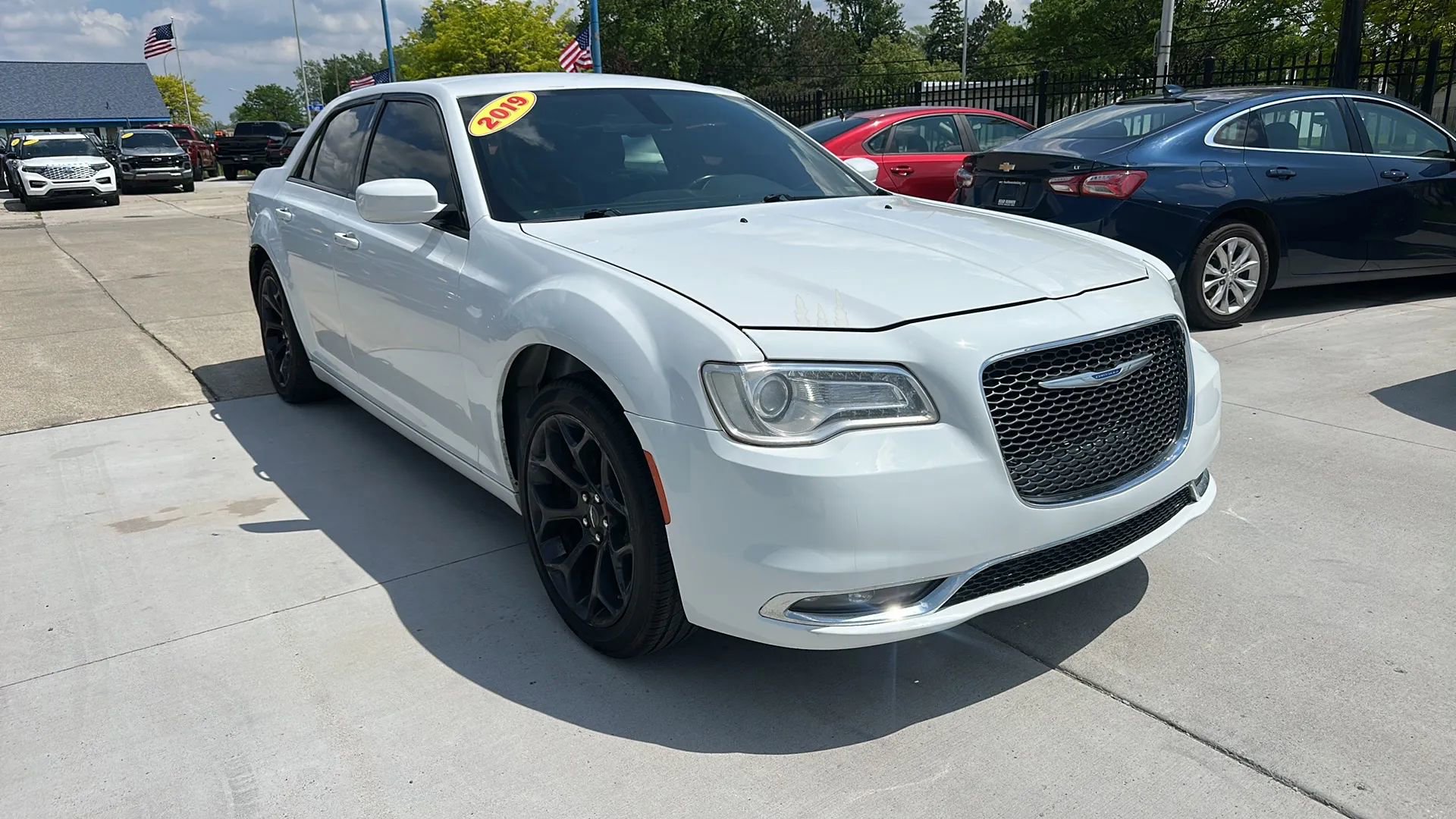 Used 2019 Chrysler 300 S RWD image 3