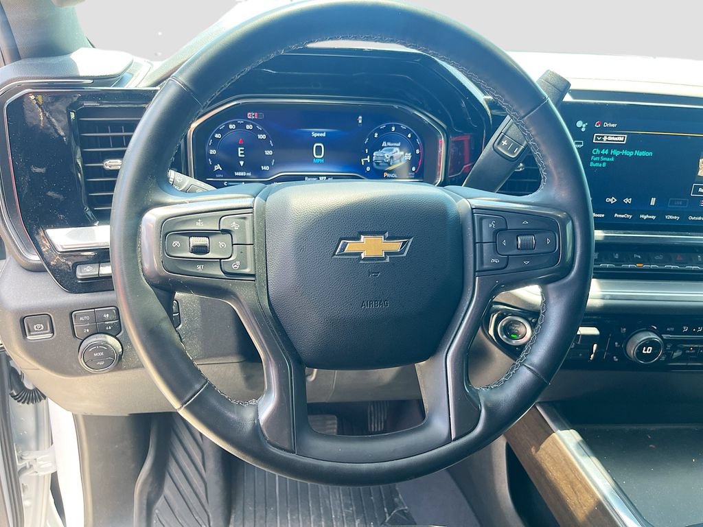 Used 2025 Chevrolet Silverado 3500 High Country w/ High Country Premium Package AWD/4WD image 12