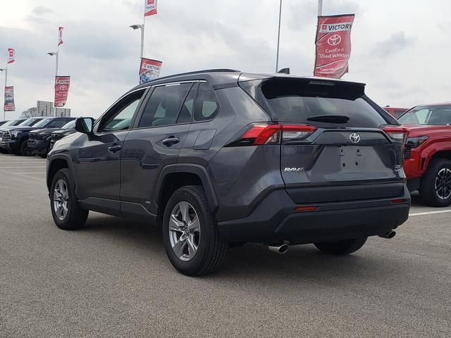 Used 2025 Toyota RAV4 XLE AWD/4WD image 8