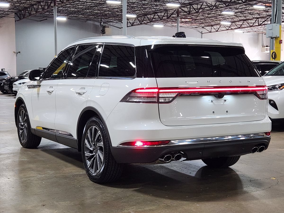 Used 2025 Lincoln Aviator 2WD image 11