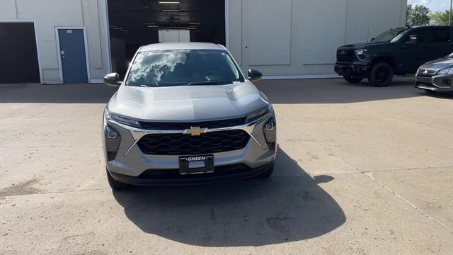 Used 2024 Chevrolet Trax LS FWD image 3