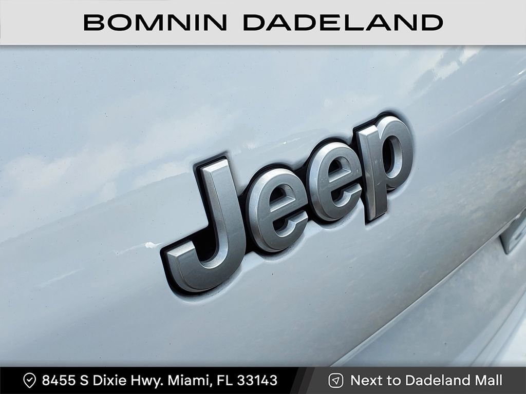 Used 2025 Jeep Grand Cherokee L Summit image 7