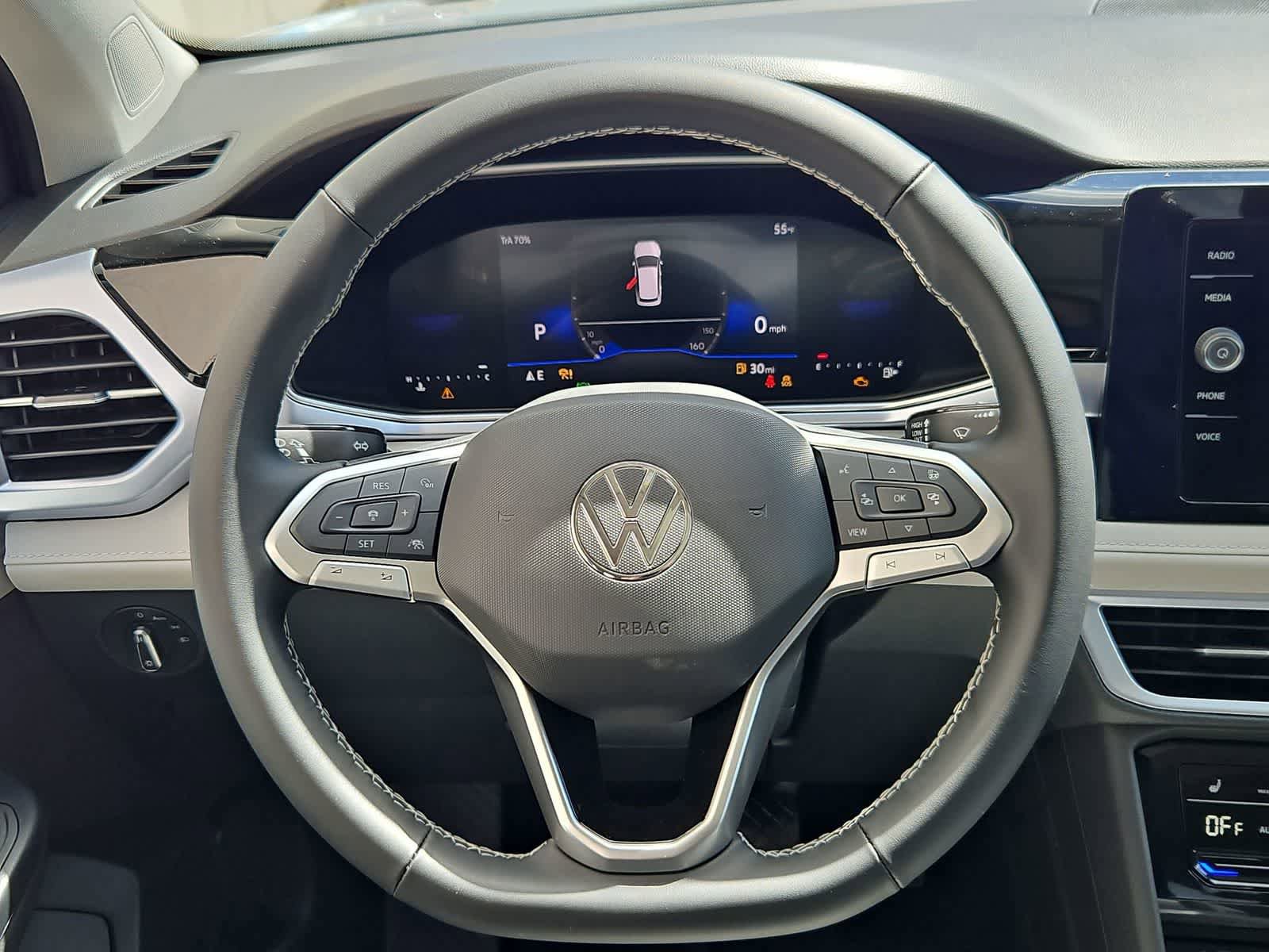 New 2026 Volkswagen Taos SE FWD image 23