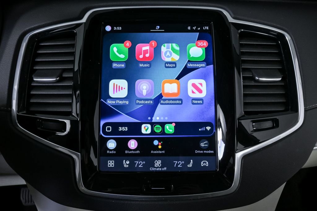 Certified 2024 Volvo XC90 B6 Ultimate w/ Protection Package image 18