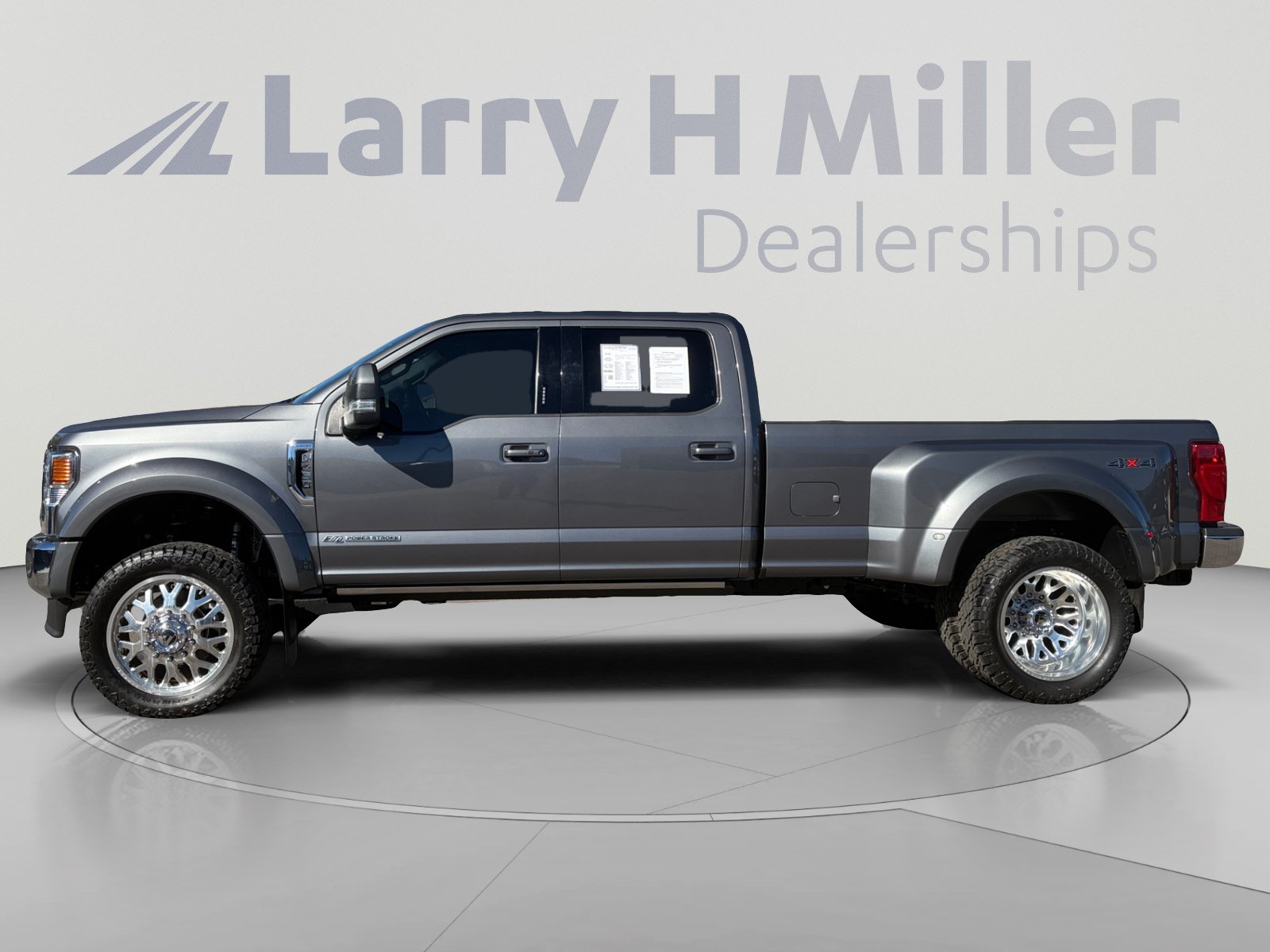 Used 2022 Ford F450 Lariat w/ Lariat Ultimate Package AWD/4WD image 2