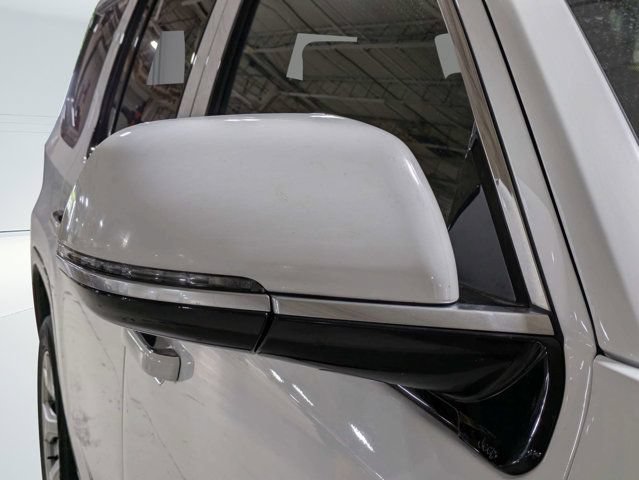 Used 2022 Jeep Wagoneer Series II AWD/4WD image 11