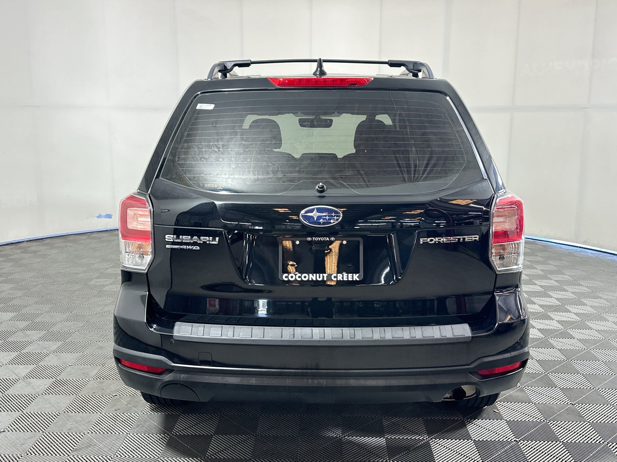 Used 2018 Subaru Forester 2.5i w/ Alloy Wheel Package AWD/4WD image 4