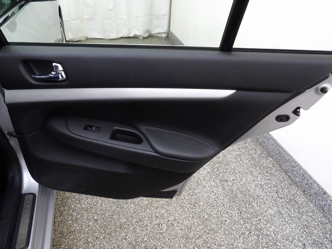 Used 2009 INFINITI G37 x Sedan w/ Premium Pkg image 12