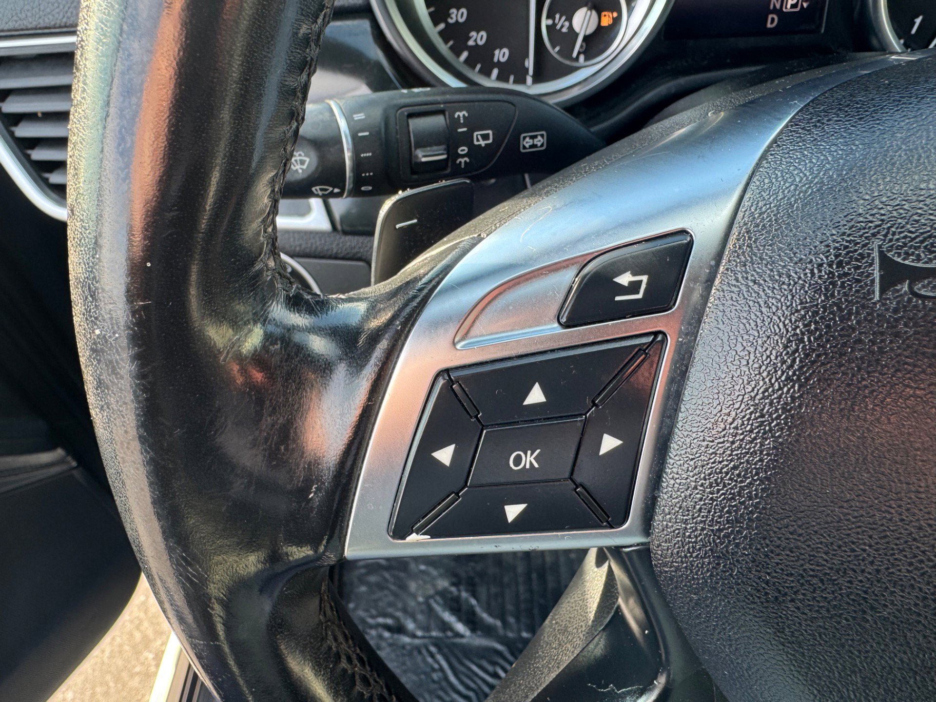 Used 2015 Mercedes-Benz ML 400 4-MATIC image 19