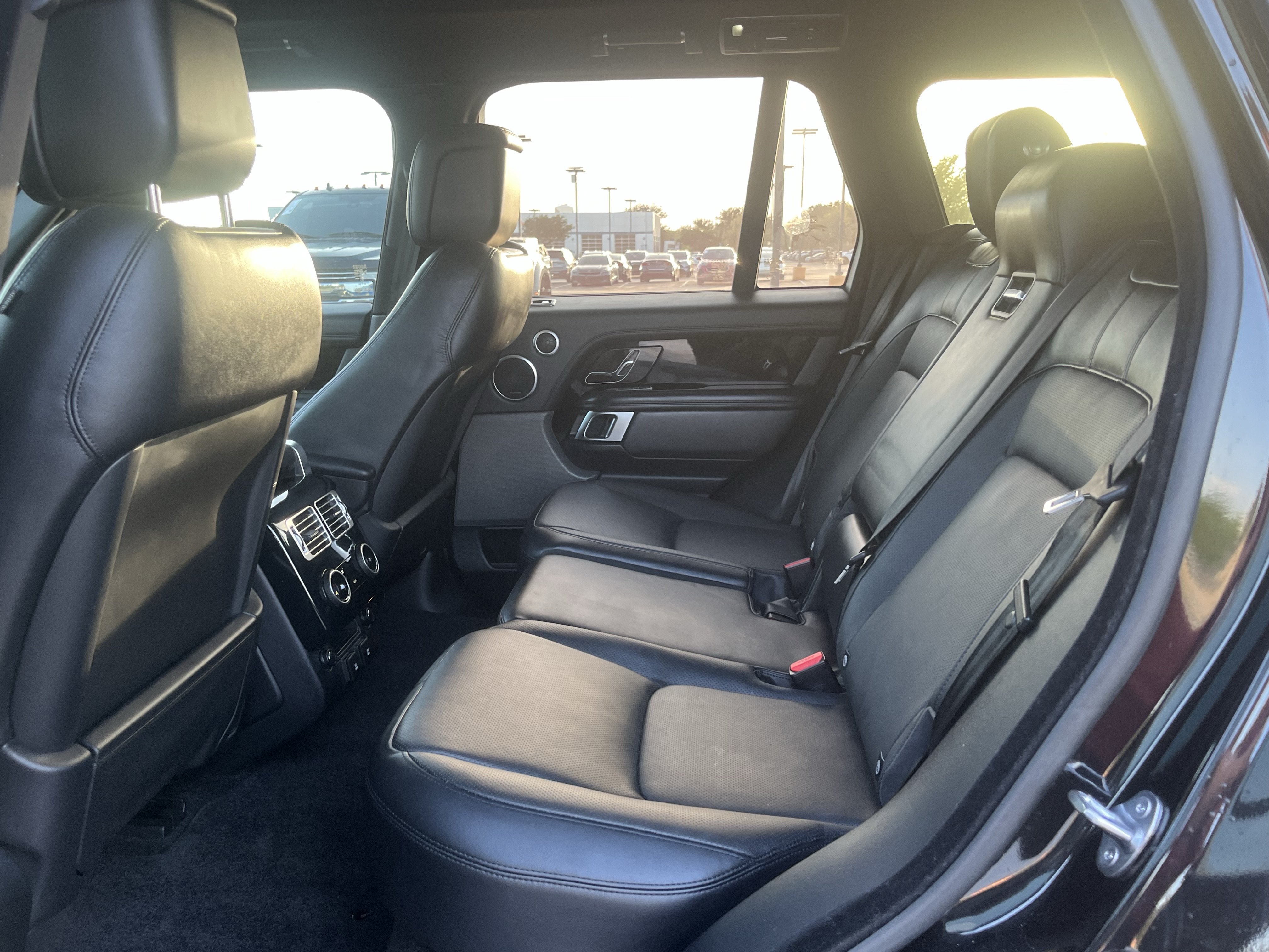 Used 2018 Land Rover Range Rover Supercharged AWD/4WD image 33