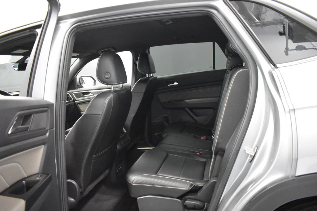 Used 2023 Volkswagen Atlas Cross Sport SE image 30