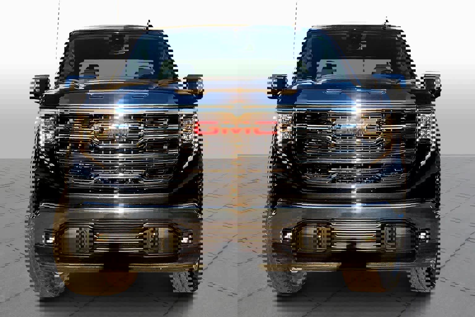 Used 2025 GMC Sierra 1500 SLT image 3