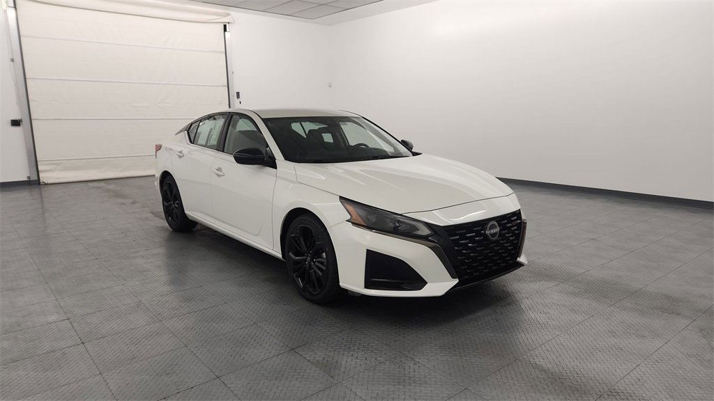 Used 2023 Nissan Altima 2.5 SR
