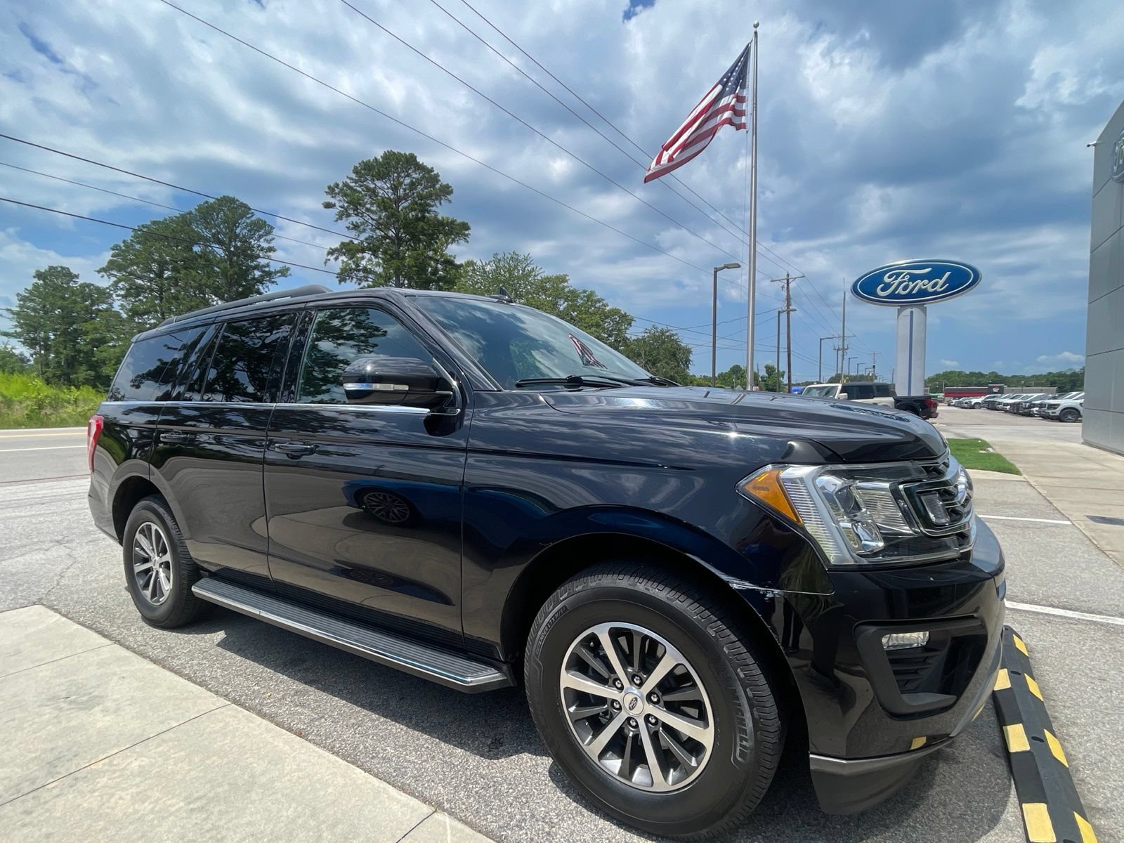 Used 2021 Ford Expedition XLT AWD/4WD image 7