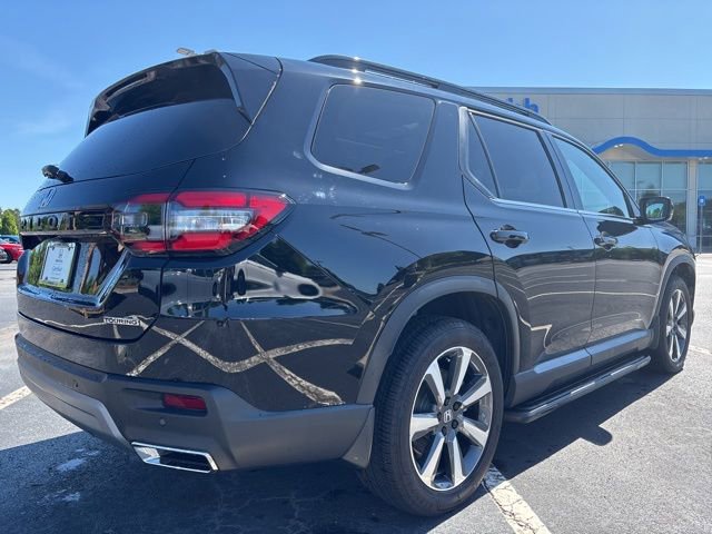 Used 2025 Honda Pilot Touring image 5