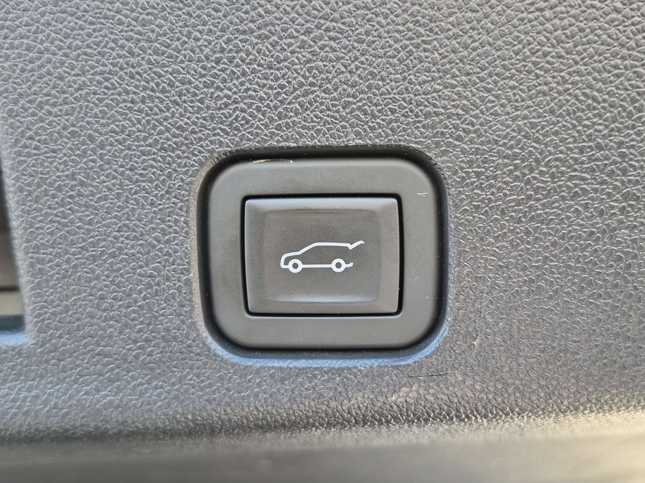 Used 2025 Chevrolet Traverse LT FWD image 35