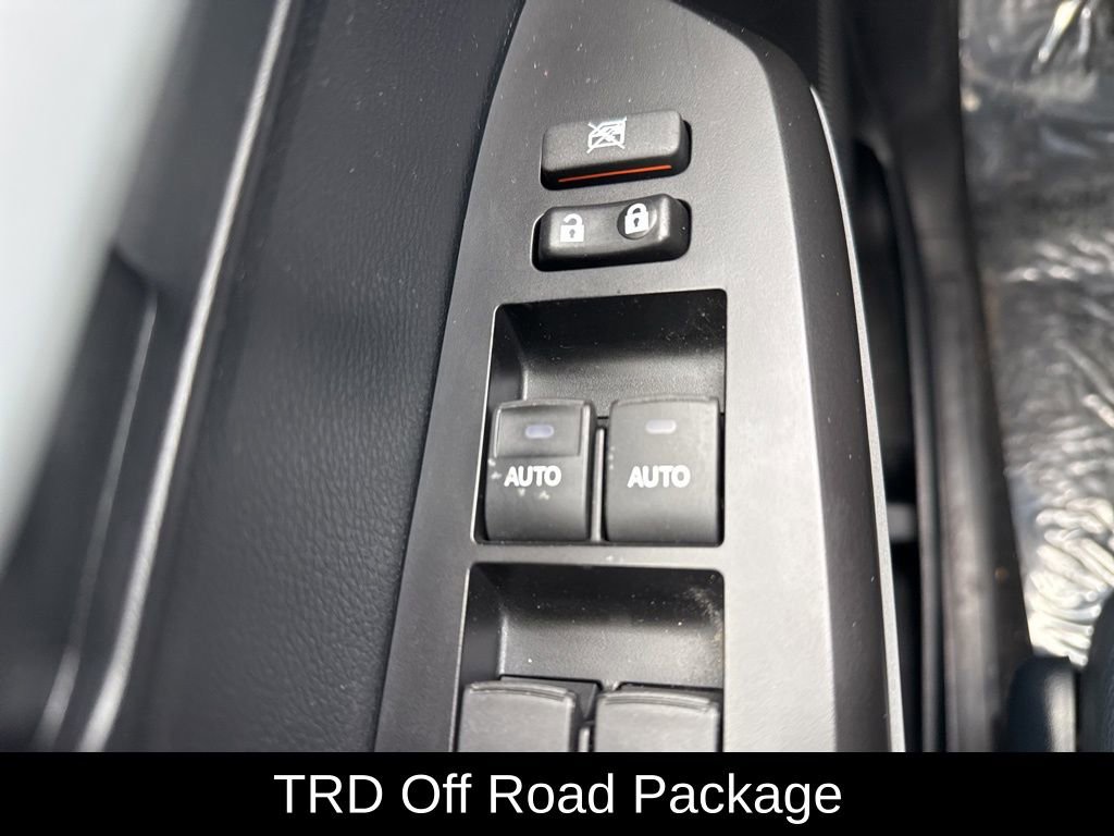 Used 2017 Toyota Tundra Limited w/ Limited Premium Package AWD/4WD image 13