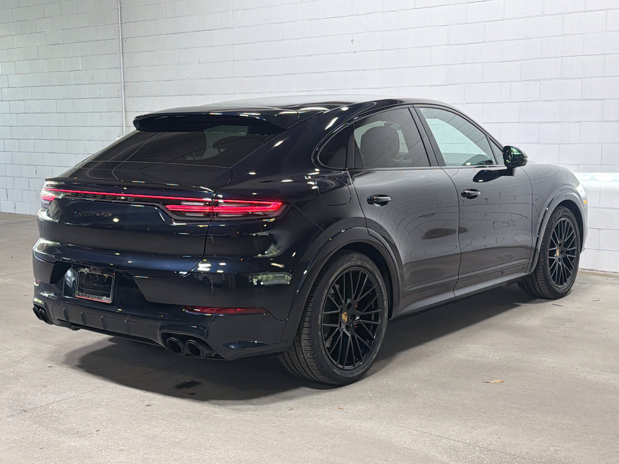 Certified 2023 Porsche Cayenne GTS AWD/4WD image 7