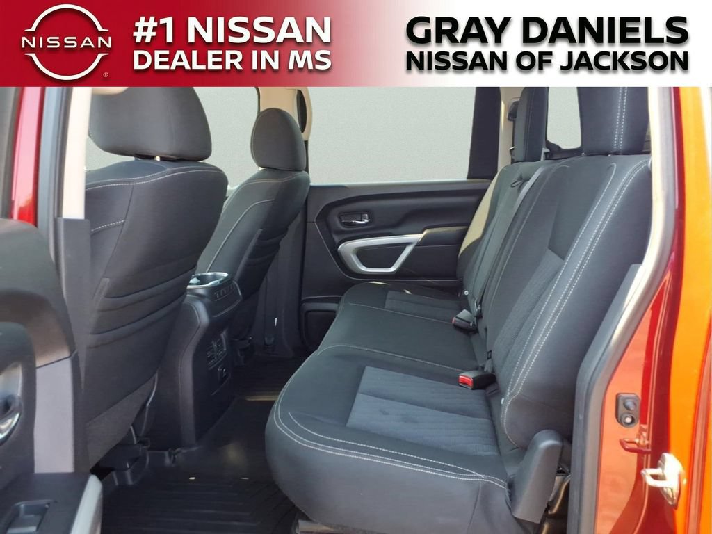 Used 2018 Nissan Titan SV w/ SV Convenience Package AWD/4WD image 25