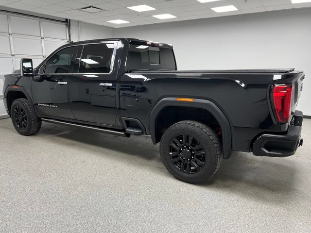 Used 2021 GMC Sierra 3500 Denali w/ Denali Black Diamond Edition AWD/4WD image 7