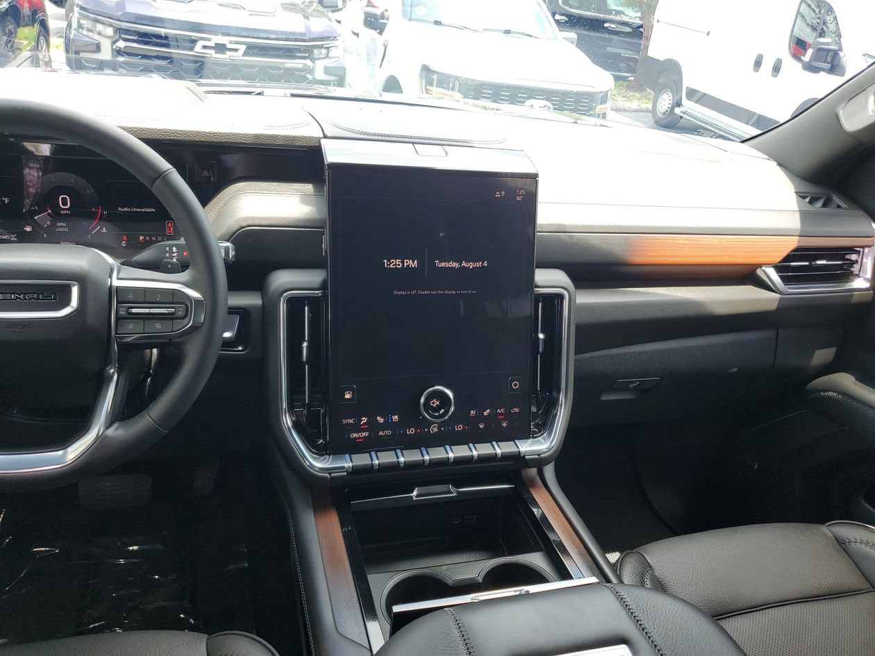 Used 2026 GMC Yukon Denali w/ Sun & Power Step Package AWD/4WD image 13