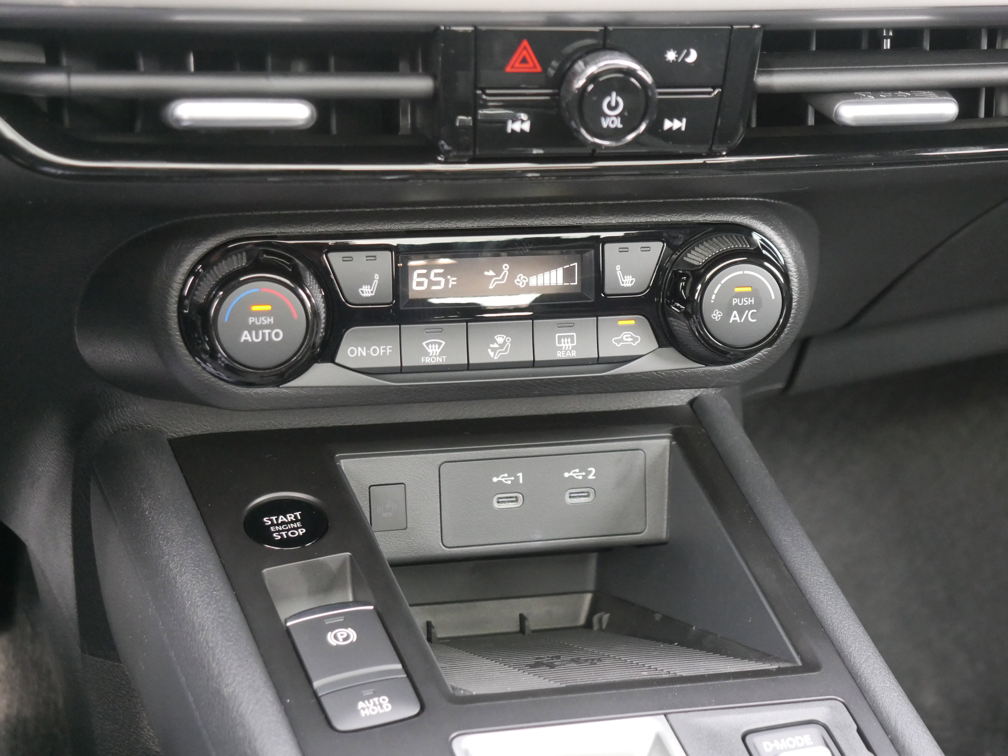 New 2026 Nissan Kicks SV w/ SV Premium Package image 12