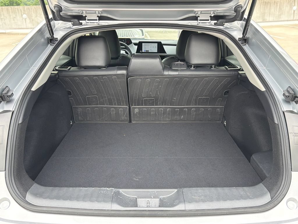 Used 2024 Toyota Prius XLE AWD/4WD image 6