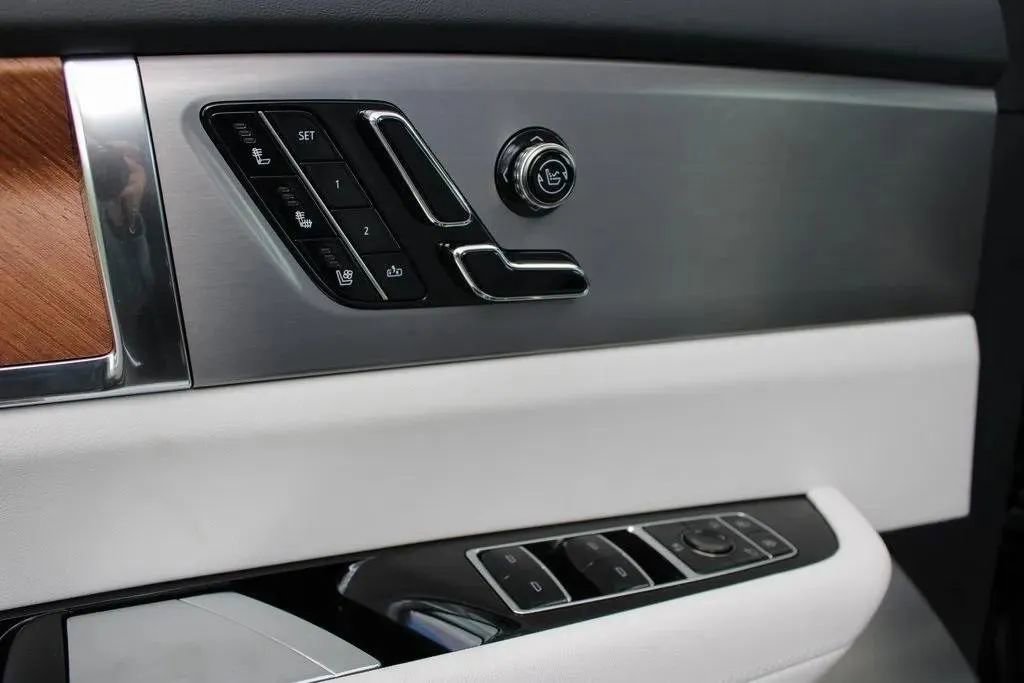 New 2026 Cadillac Vistiq Luxury image 11