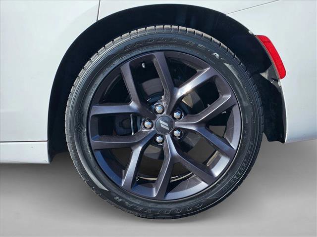 Used 2018 Dodge Charger SXT RWD image 26
