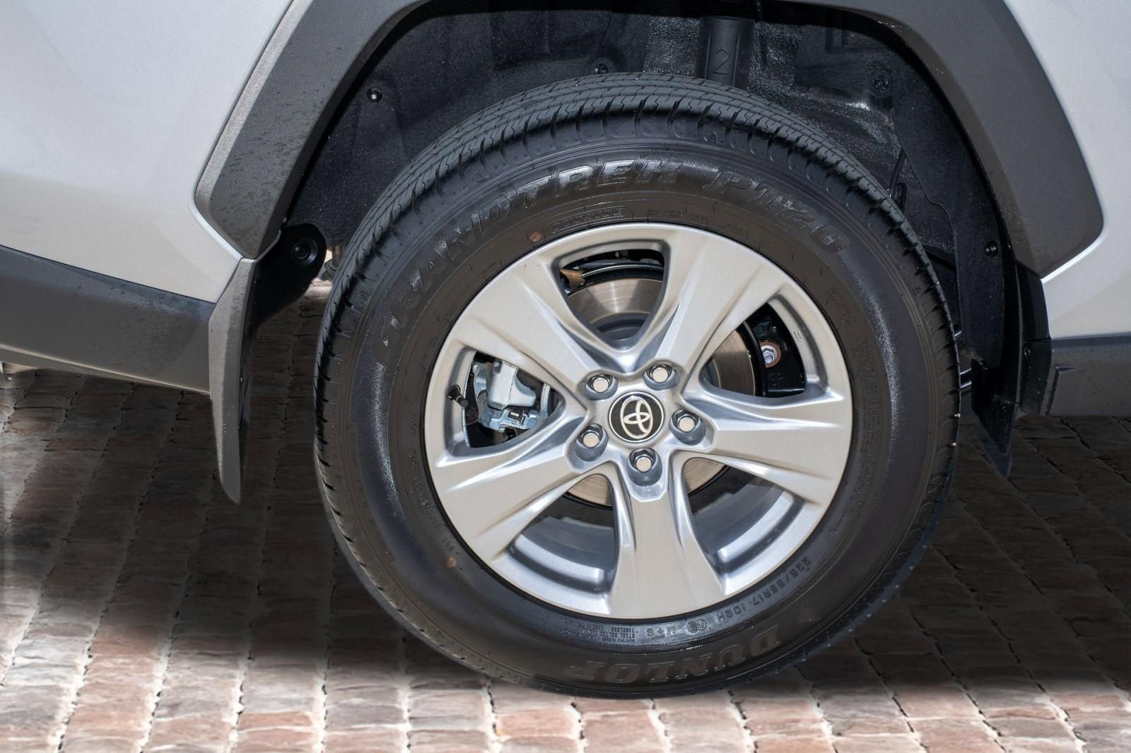 Used 2025 Toyota RAV4 XLE w/ Convenience Package image 42