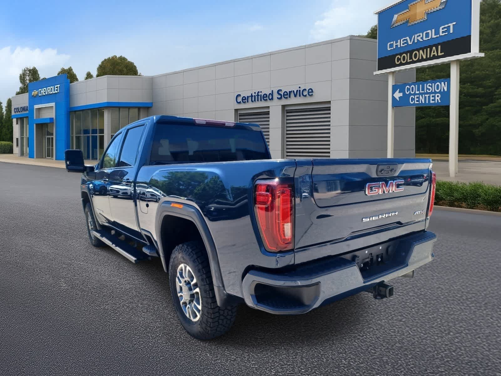 Used 2023 GMC Sierra 2500 AT4 AWD/4WD image 5