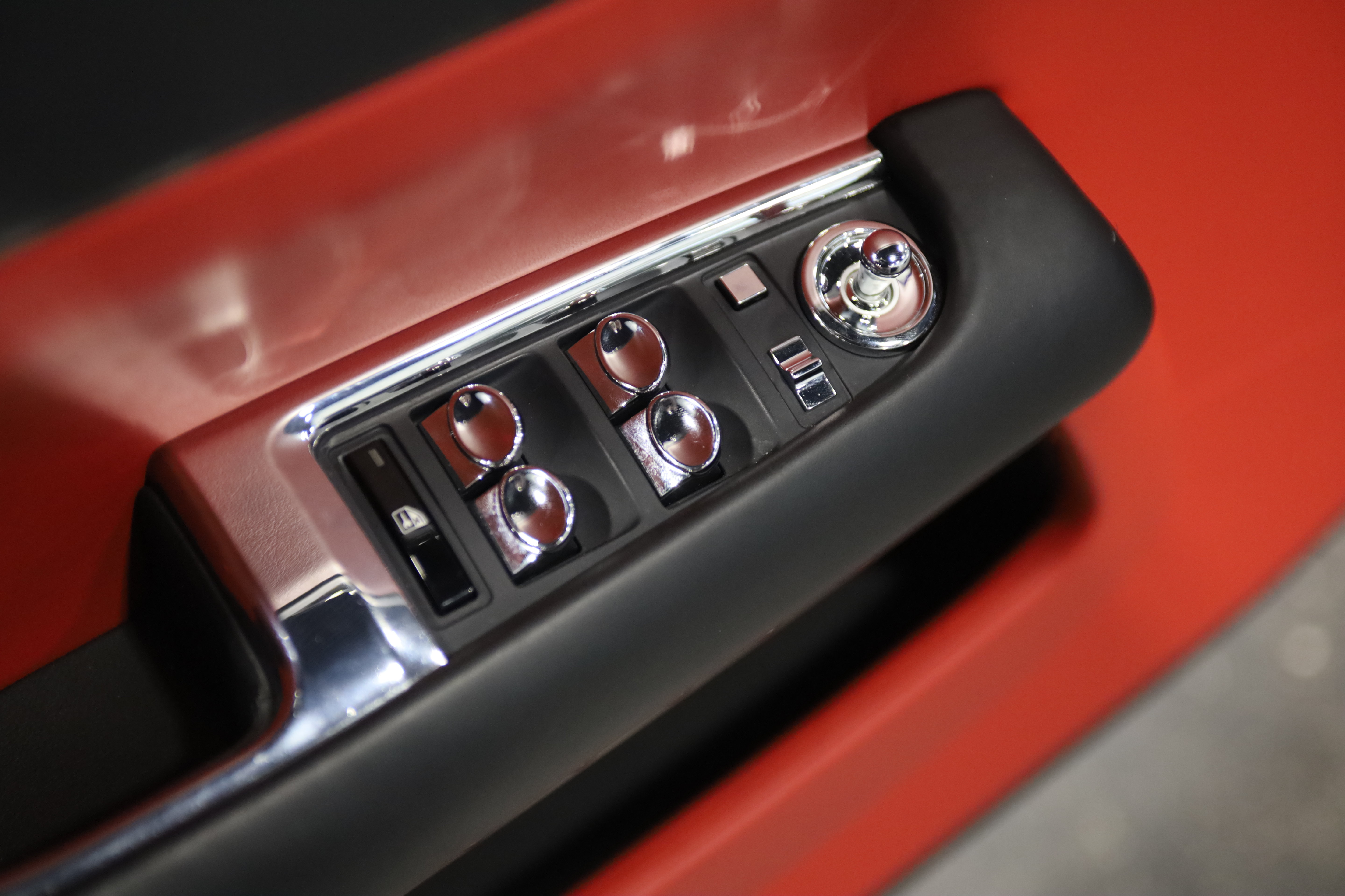 Used 2018 Rolls-Royce Wraith RWD image 12