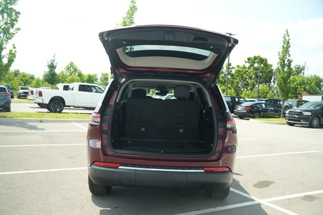 Used 2022 Jeep Grand Cherokee L Limited AWD/4WD image 17
