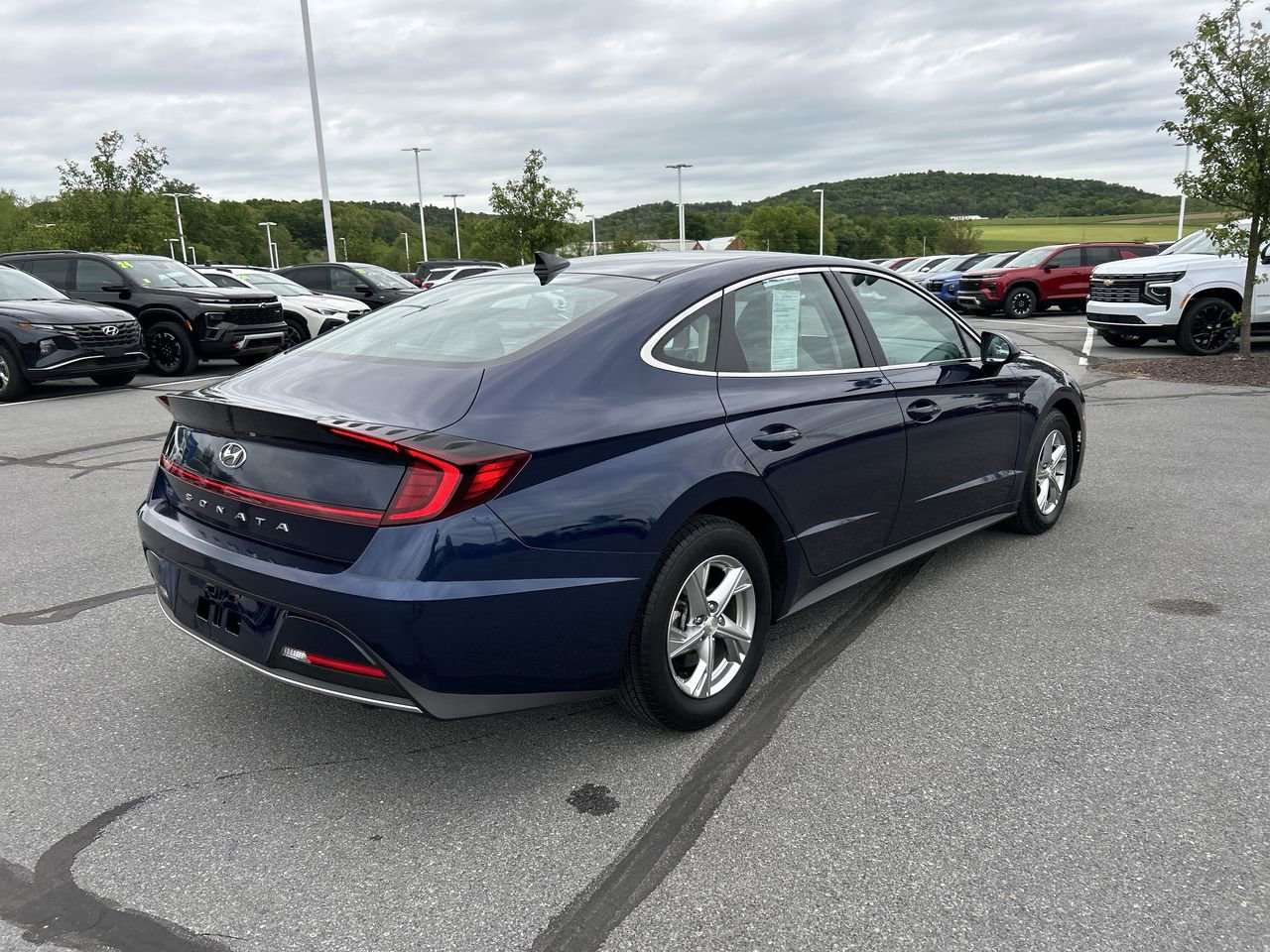 Used 2022 Hyundai Sonata SE w/ Preferred Accessory Package FWD image 7
