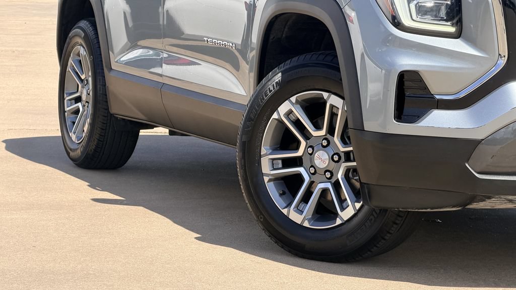 Used 2025 GMC Terrain Elevation FWD image 10