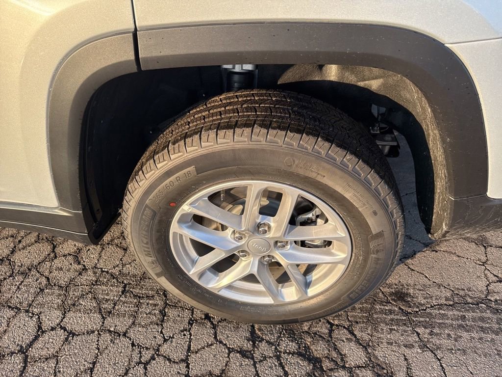 New 2025 Jeep Grand Cherokee L Laredo image 26