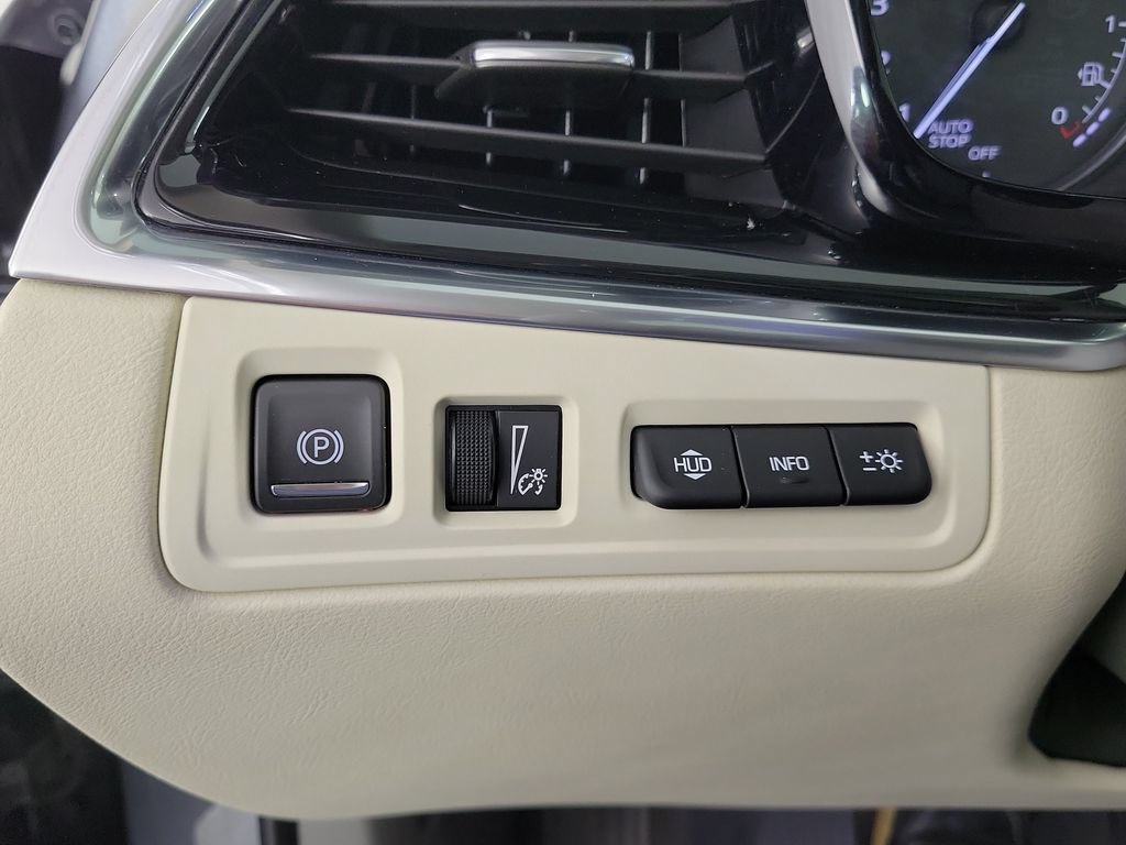 Used 2021 Cadillac XT6 Premium Luxury FWD image 32