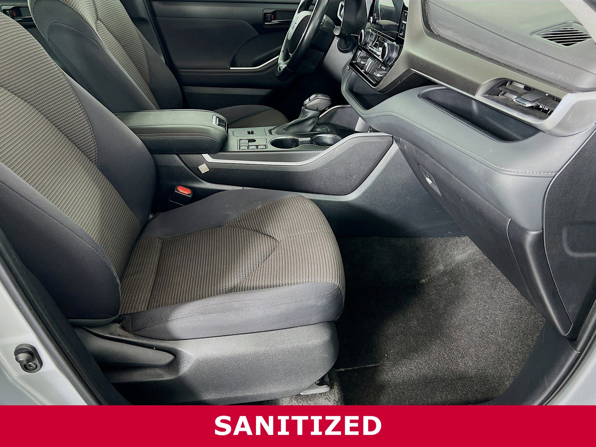 Used 2023 Toyota Highlander LE image 22