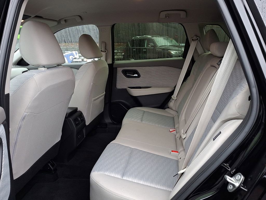 Used 2023 Nissan Rogue SV image 11
