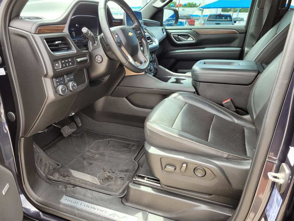Used 2023 Chevrolet Tahoe High Country AWD/4WD image 2