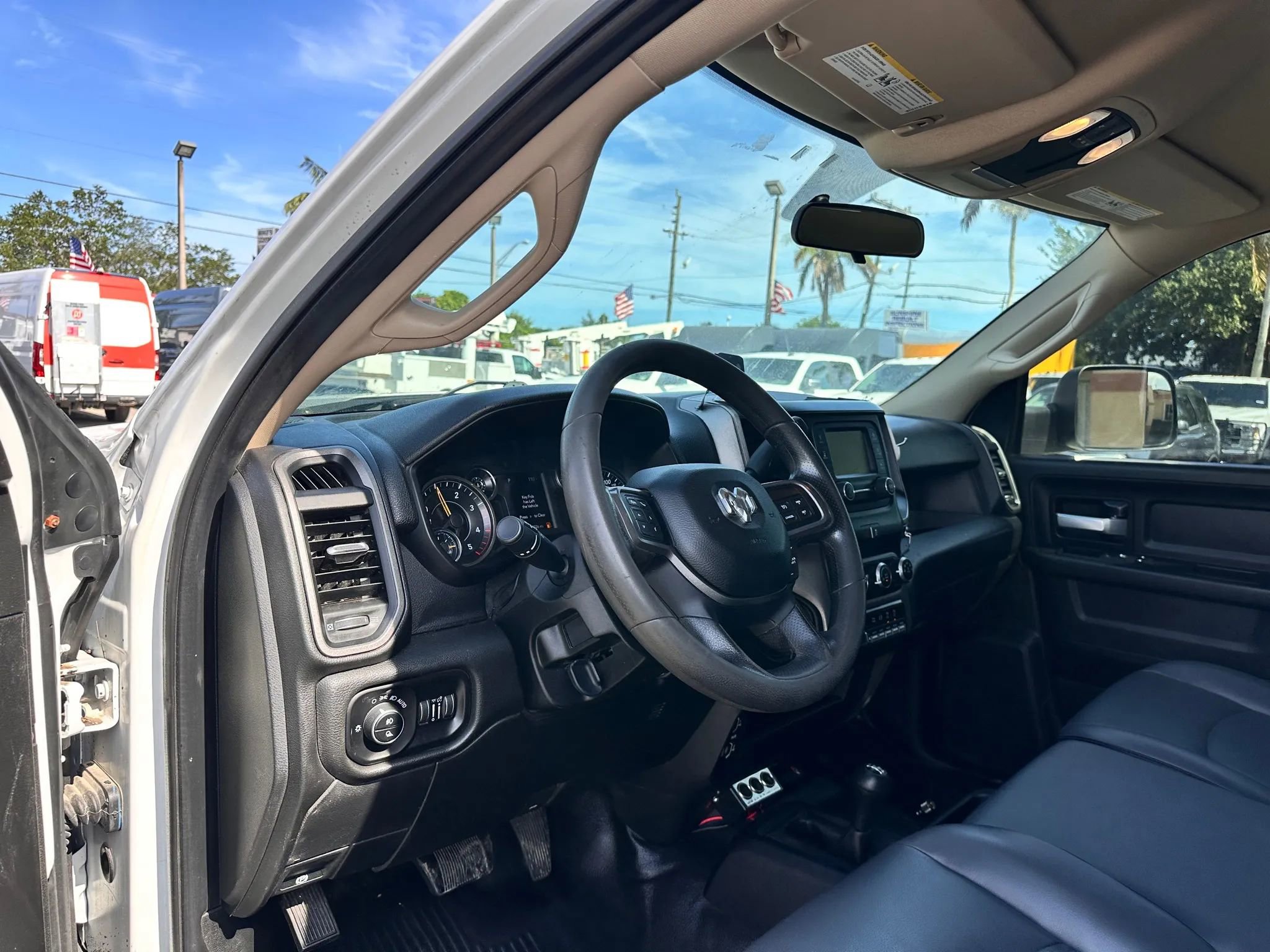 Used 2019 RAM 2500 Tradesman w/ Chrome Appearance Group image 9